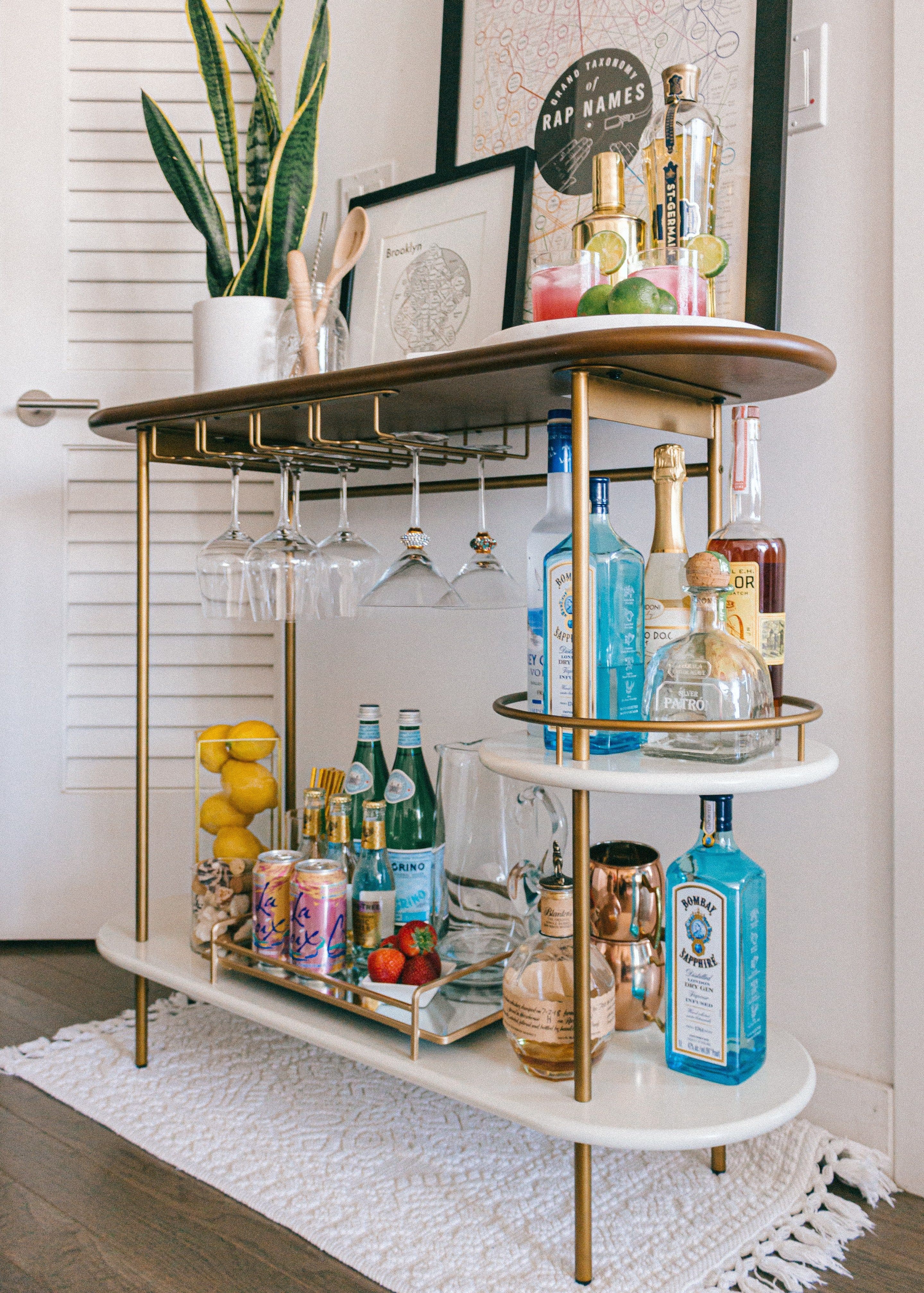 25 awesome storage bar ideas to add to your bag - 77