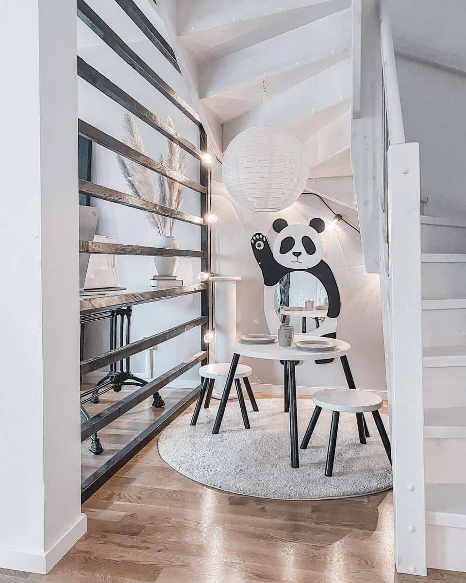 White children's table with panda mirror 