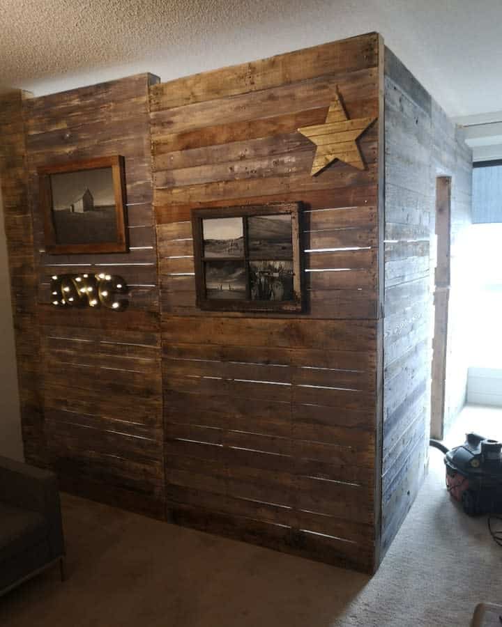 Wooden overlap wall 