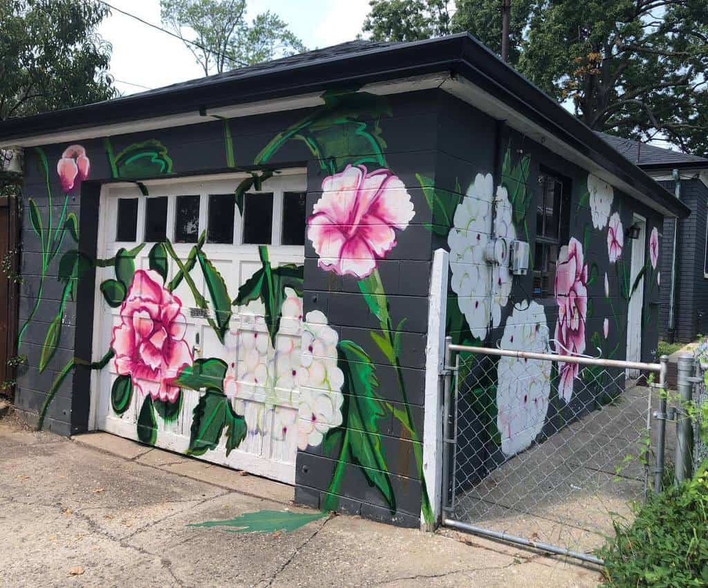 Wall mural Garage with pink and white roses 