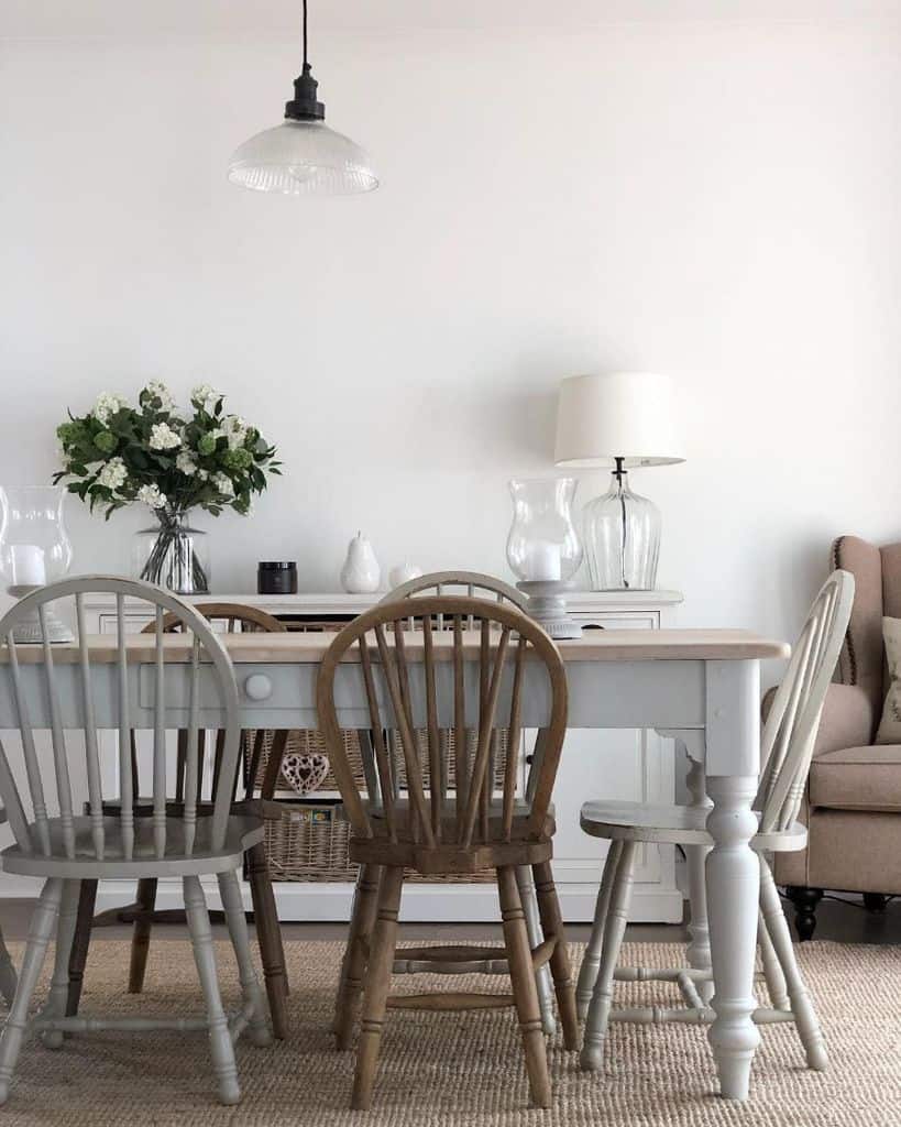 minimalist rustic dining room 