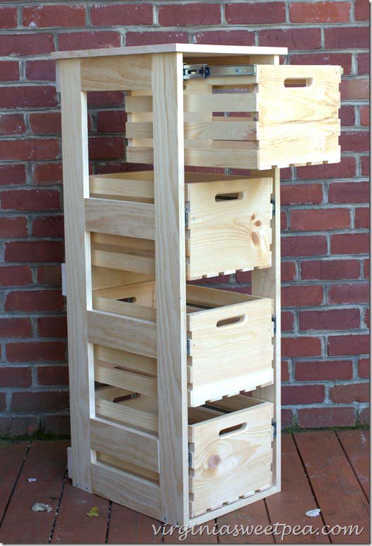 DIY closet with sliding box drawers #diywoodcrateprojects #diywoodcrateideas #decorhomeideas