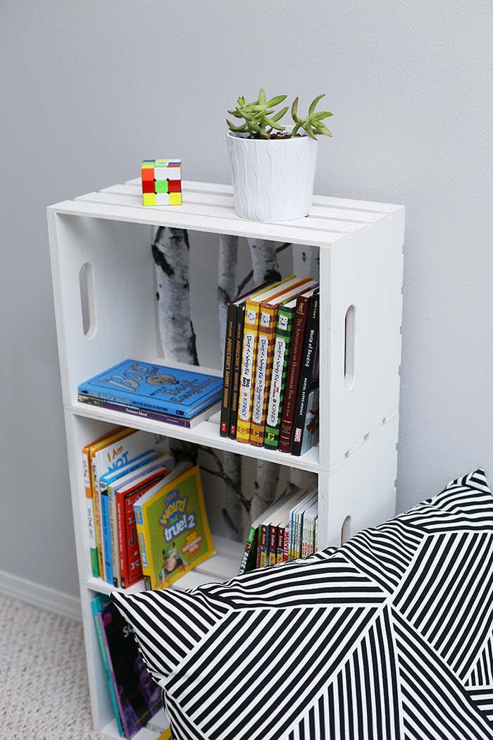 Innovative living room bookshelf #diywoodcrateprojects #diywoodcrateideas #decorhomeideas