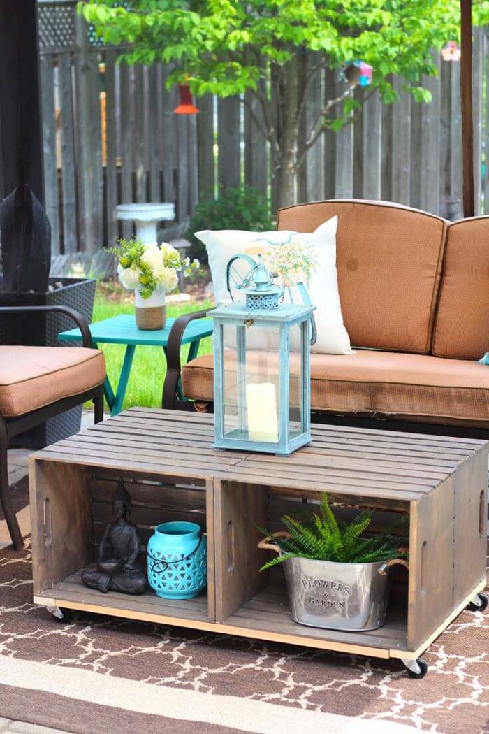 Outdoor coffee table with storage #diywoodcrateprojects #diywoodcrateideas #decorhomeideas