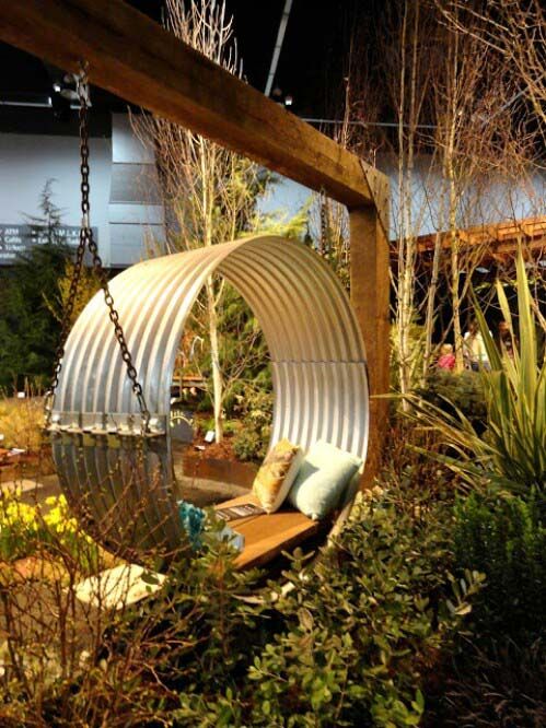 The Joy of Garden Swings: A Relaxing Addition to Your Outdoor Oasis