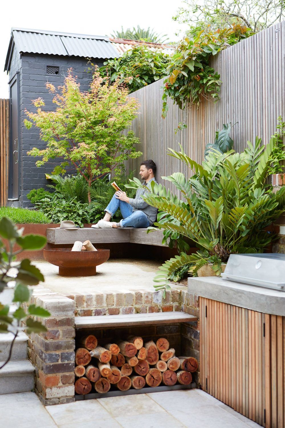 Creating a Beautiful Garden Oasis: Tips for Small Space Landscaping