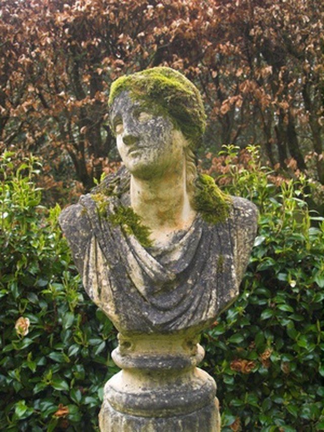 The Beauty of Garden Statues: Adding Elegance to Outdoor Spaces