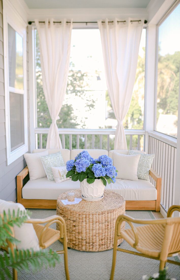 Creative Ways to Upgrade Your Apartment Porch
