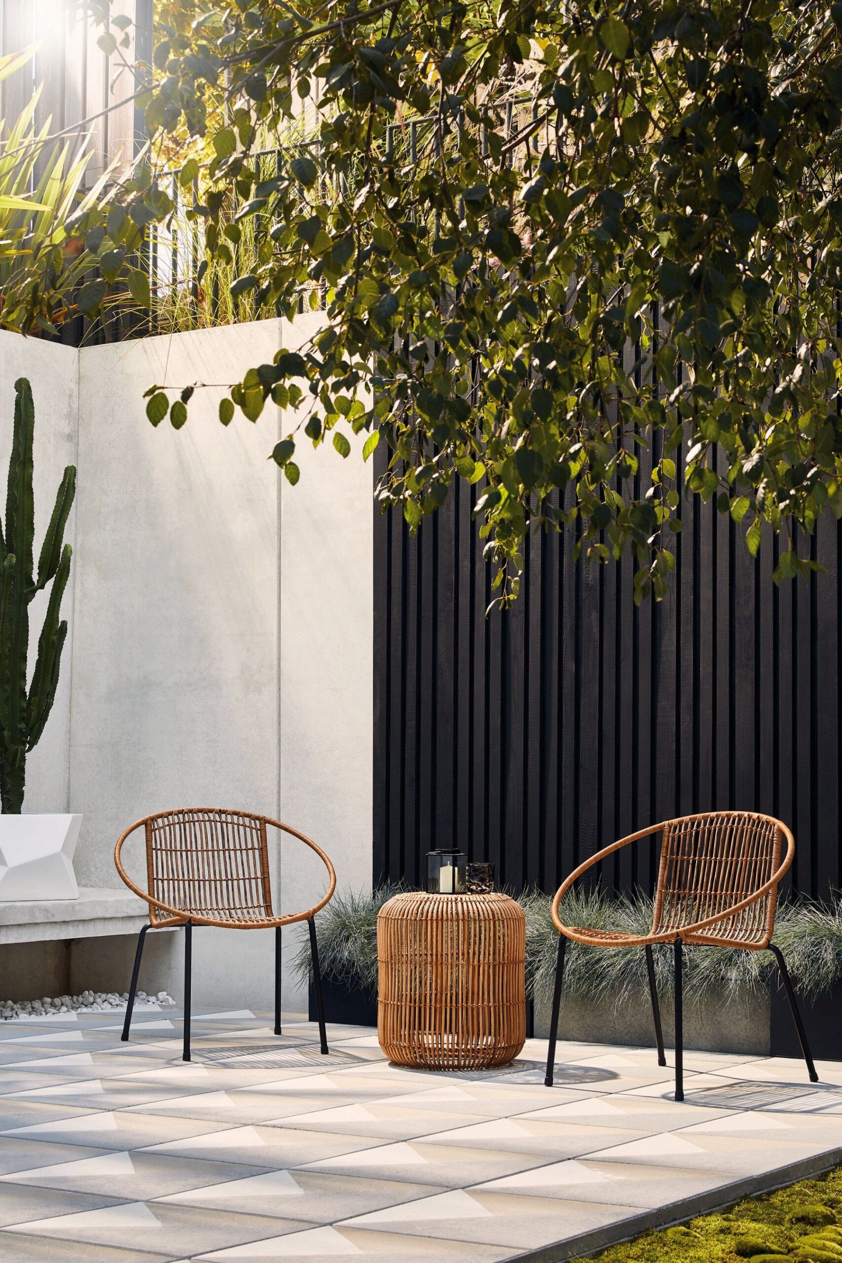 Transform Your Outdoor Space with Stylish Garden Furniture