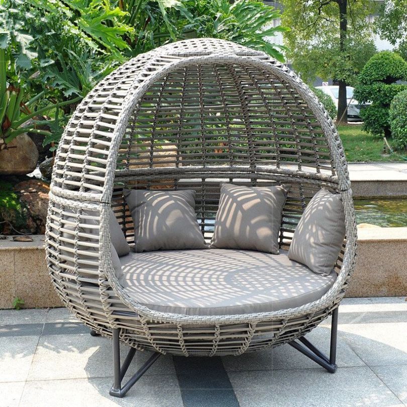 The Beauty of Outdoor Rattan Furniture: Enhancing Your Outdoor Space