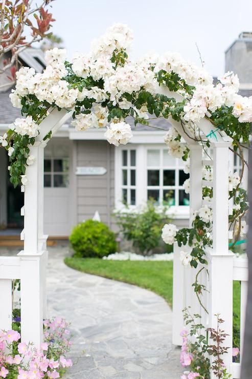 The Charm of a White Picket Fence Front Yard