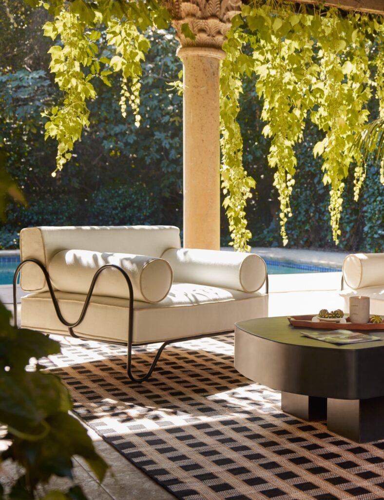 outdoor lounge furniture