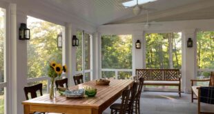 cozy screened in porch