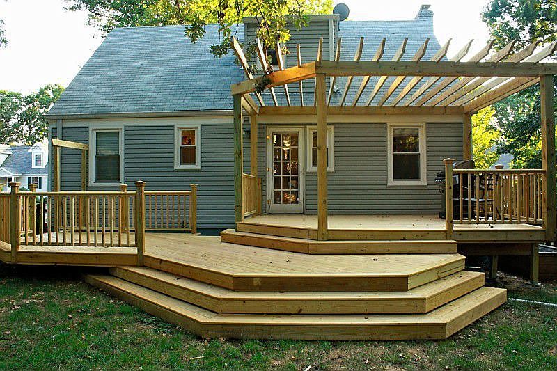 A Variety of Levels: Innovative Deck Design Ideas