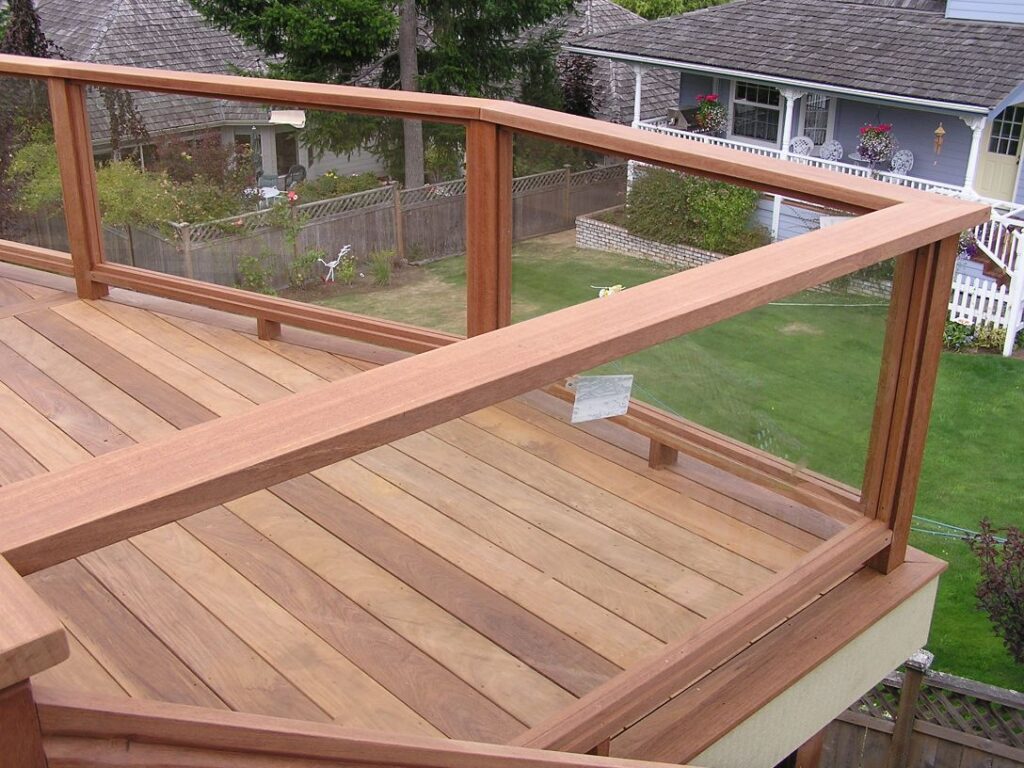 glass deck railing