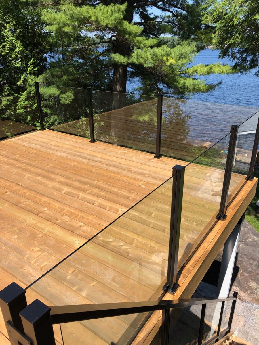 Aesthetically Pleasing Glass Deck Railing Options for Your Outdoor Space