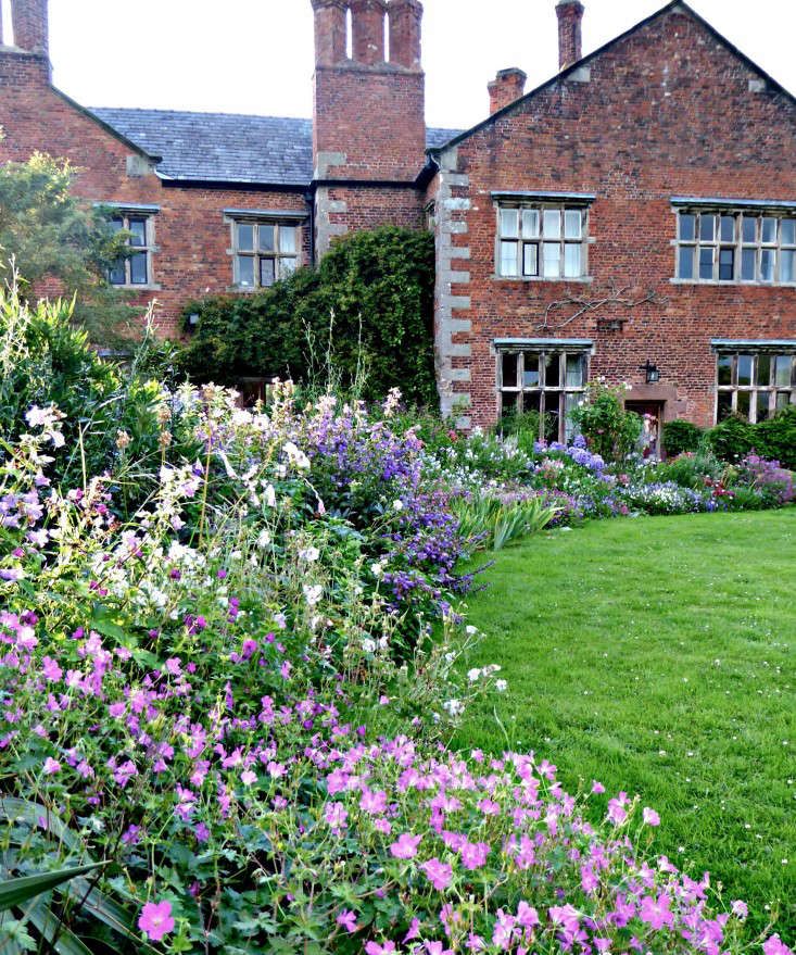 Beautiful and Timeless Ideas for Designing an English Garden
