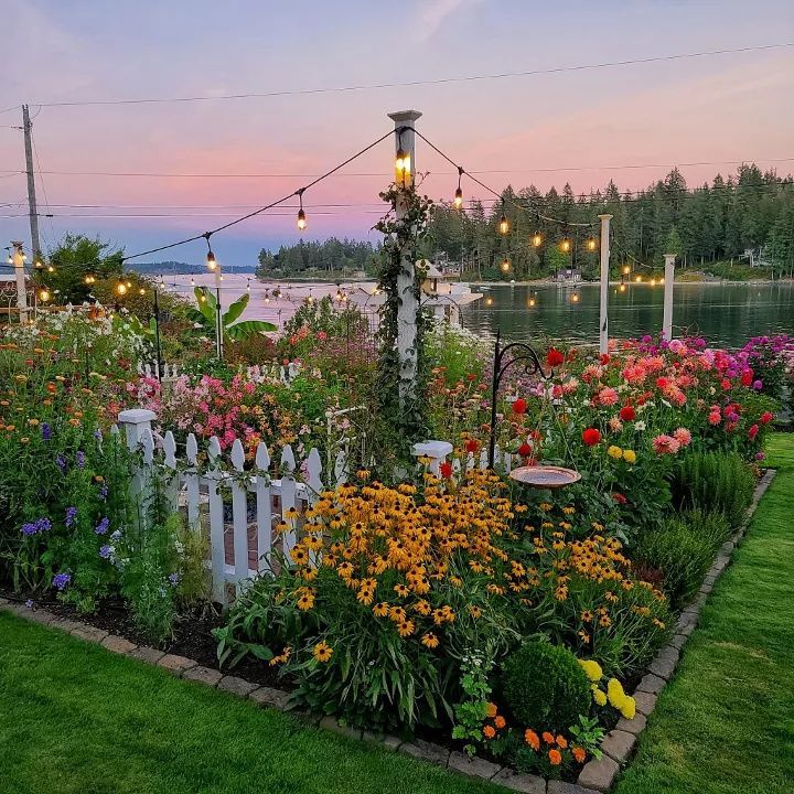 Breathtaking Beauty: An Enchanting Guide to Flower Gardens