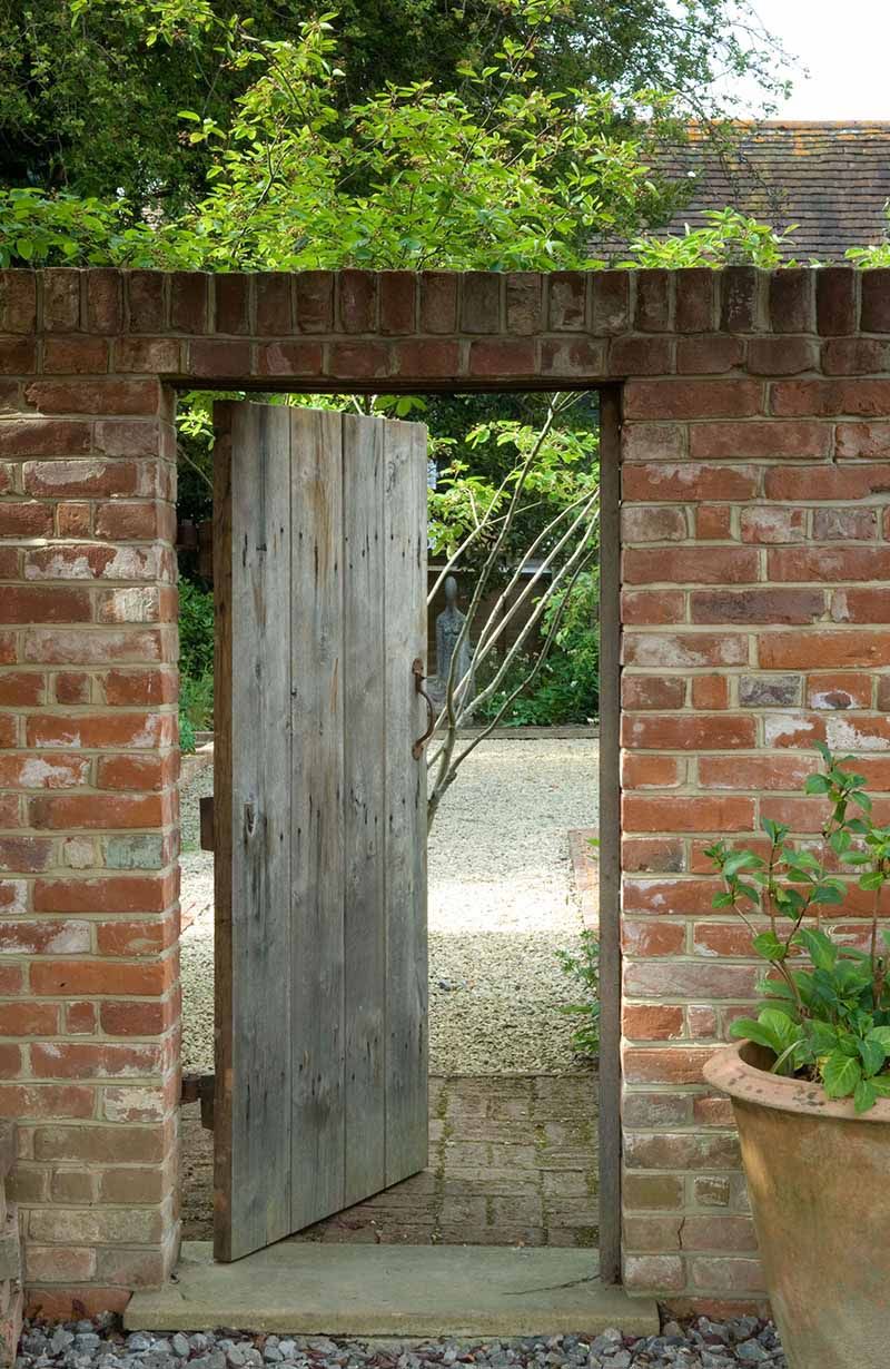 Charming Entranceways for Your Garden