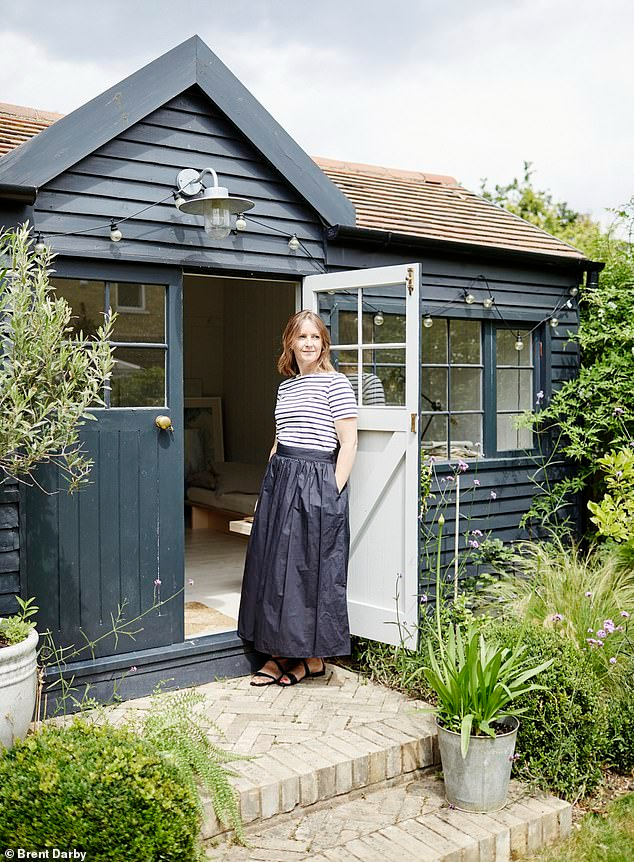 Charming Tiny Garden Homes: A Cozy Escape for Nature Lovers