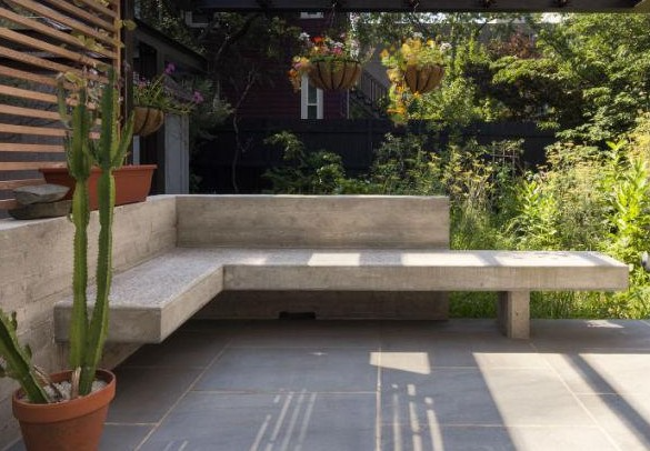Choosing the Perfect Seating Option for Your Outdoor Space: A Guide to Patio Benches