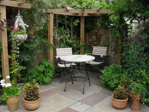 Compact Gardens: Creating Beautiful Outdoor Spaces in Limited Areas