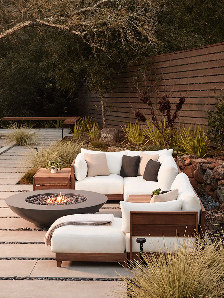 Contemporary Outdoor Furniture Trends: Embracing Style and Comfort