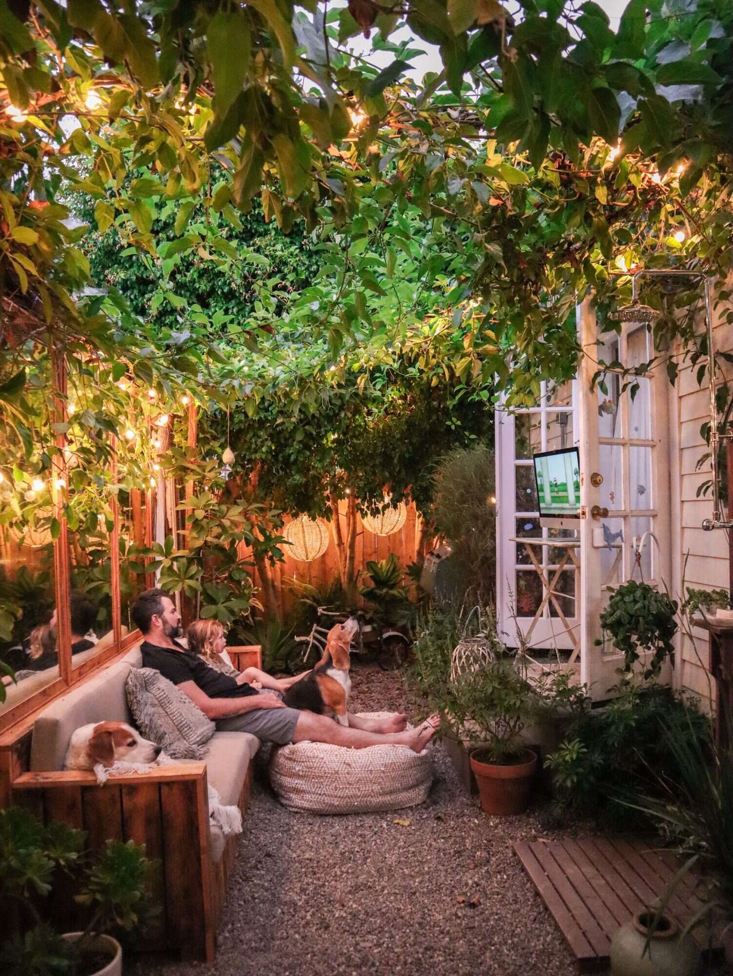 Cozy Oasis: Creating a Tiny Outdoor Retreat in Your Backyard