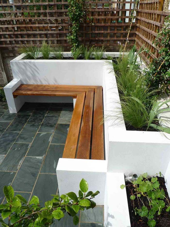 Create a Beautiful Garden Oasis with a Planter Bench
