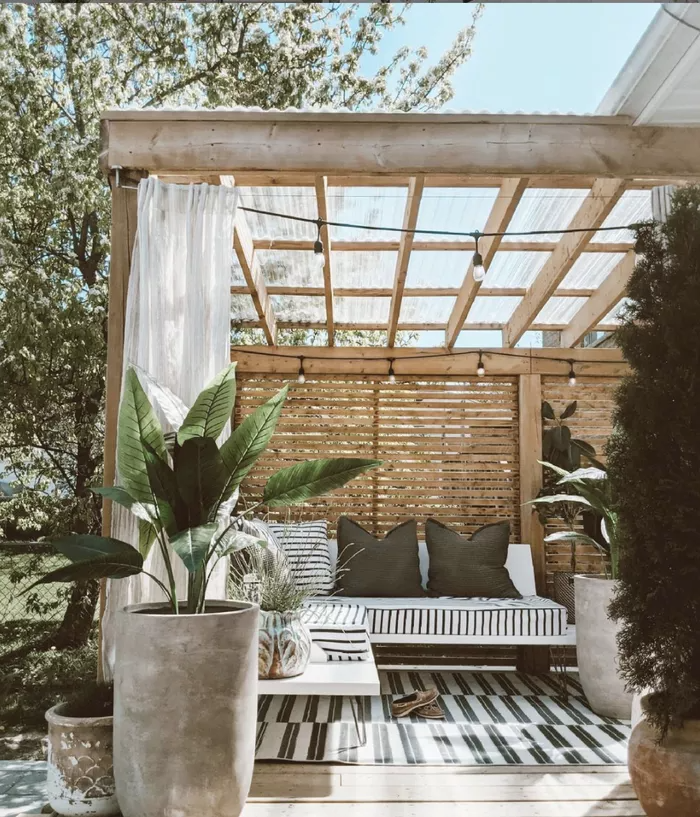 Create a Cozy and Shaded Oasis in Your Backyard with These Easy Ideas