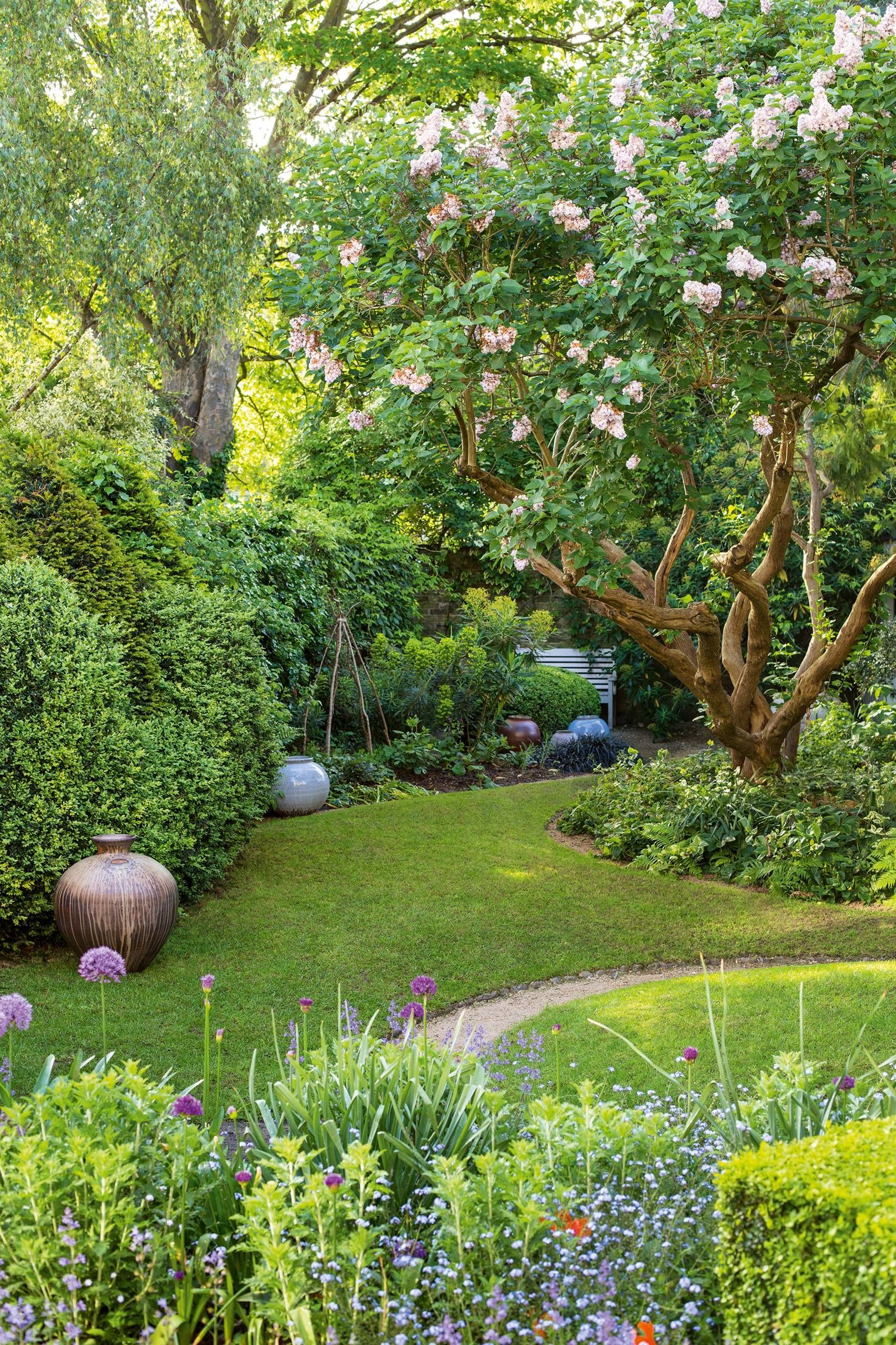 Creating a Beautiful and Functional Garden with Creative Landscaping Ideas