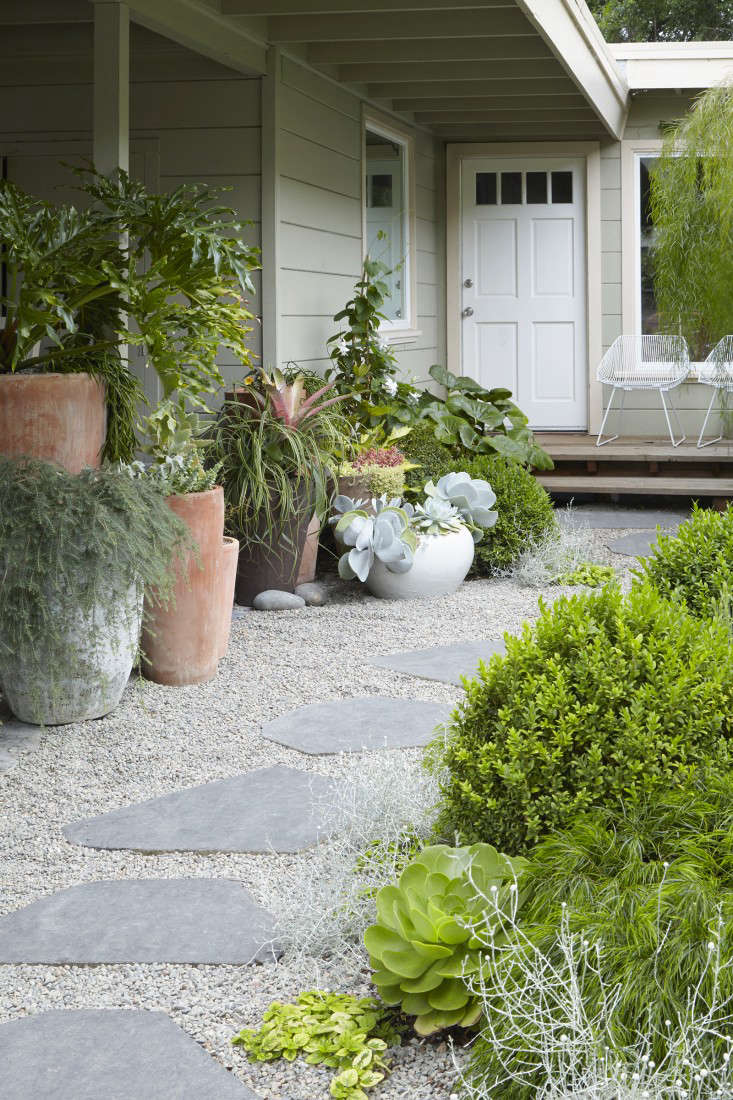 Creating a Charming Outdoor Oasis: Small Garden Landscaping Ideas to Transform Your Space
