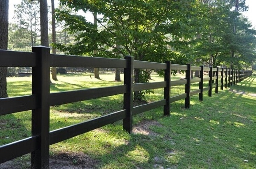 Creative Farm Fence Designs to Enhance Your Property