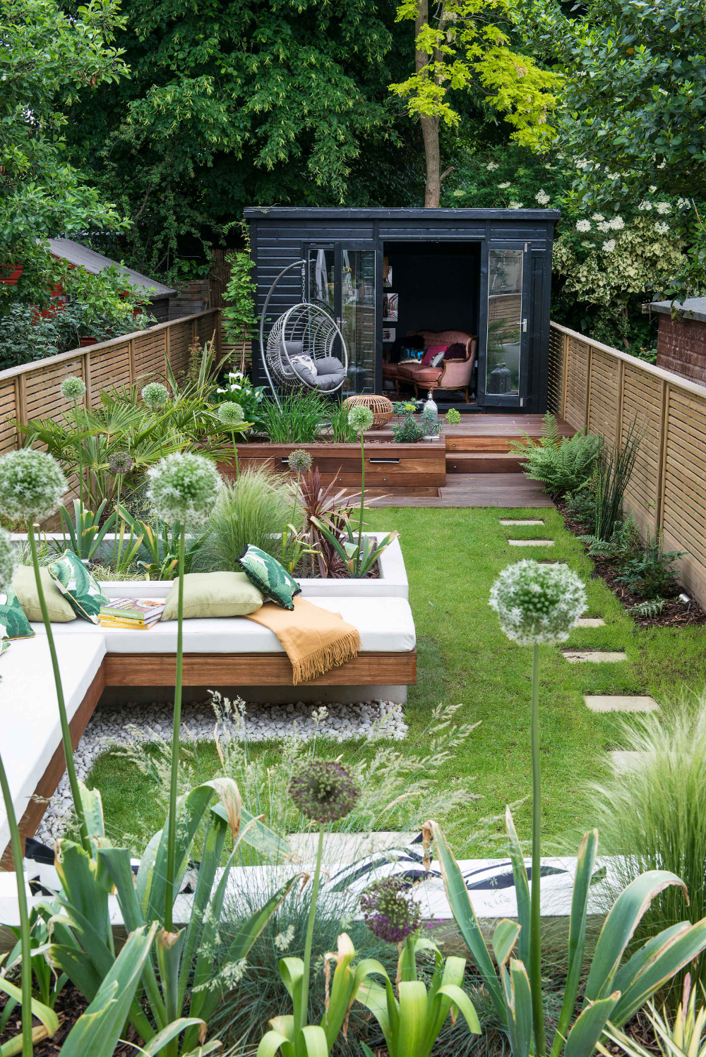 Creative Ways to Arrange Your Tiny Garden