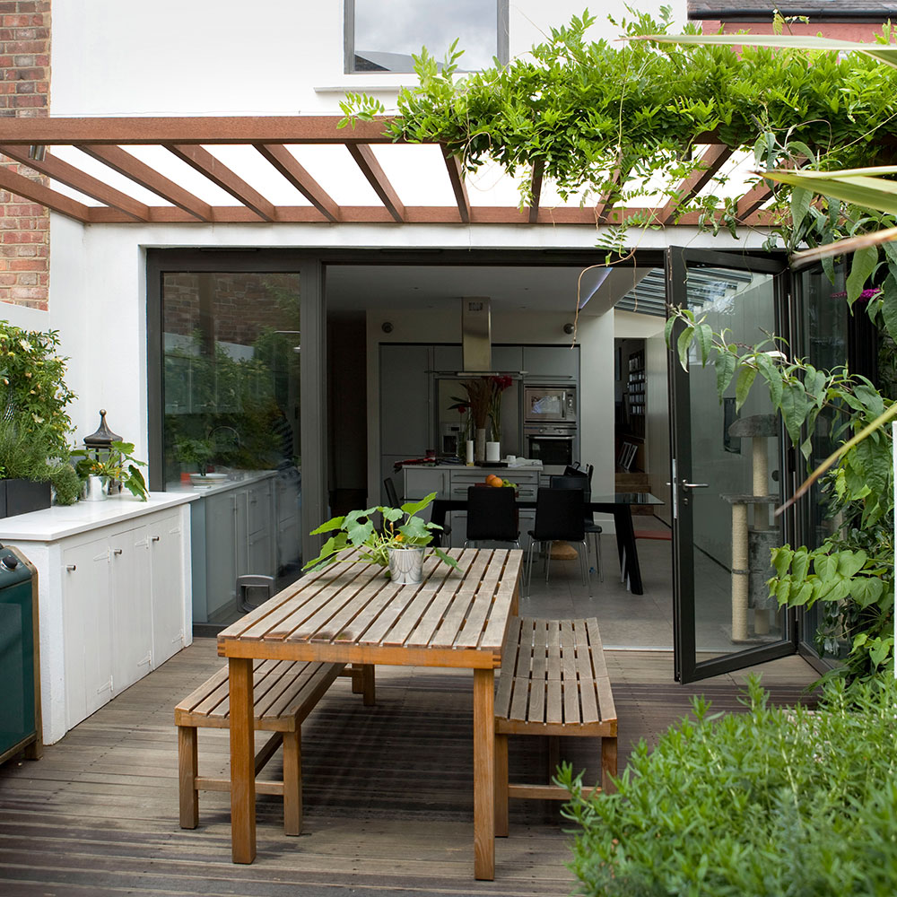 Creative Ways to Design Your Tiny Garden Decking