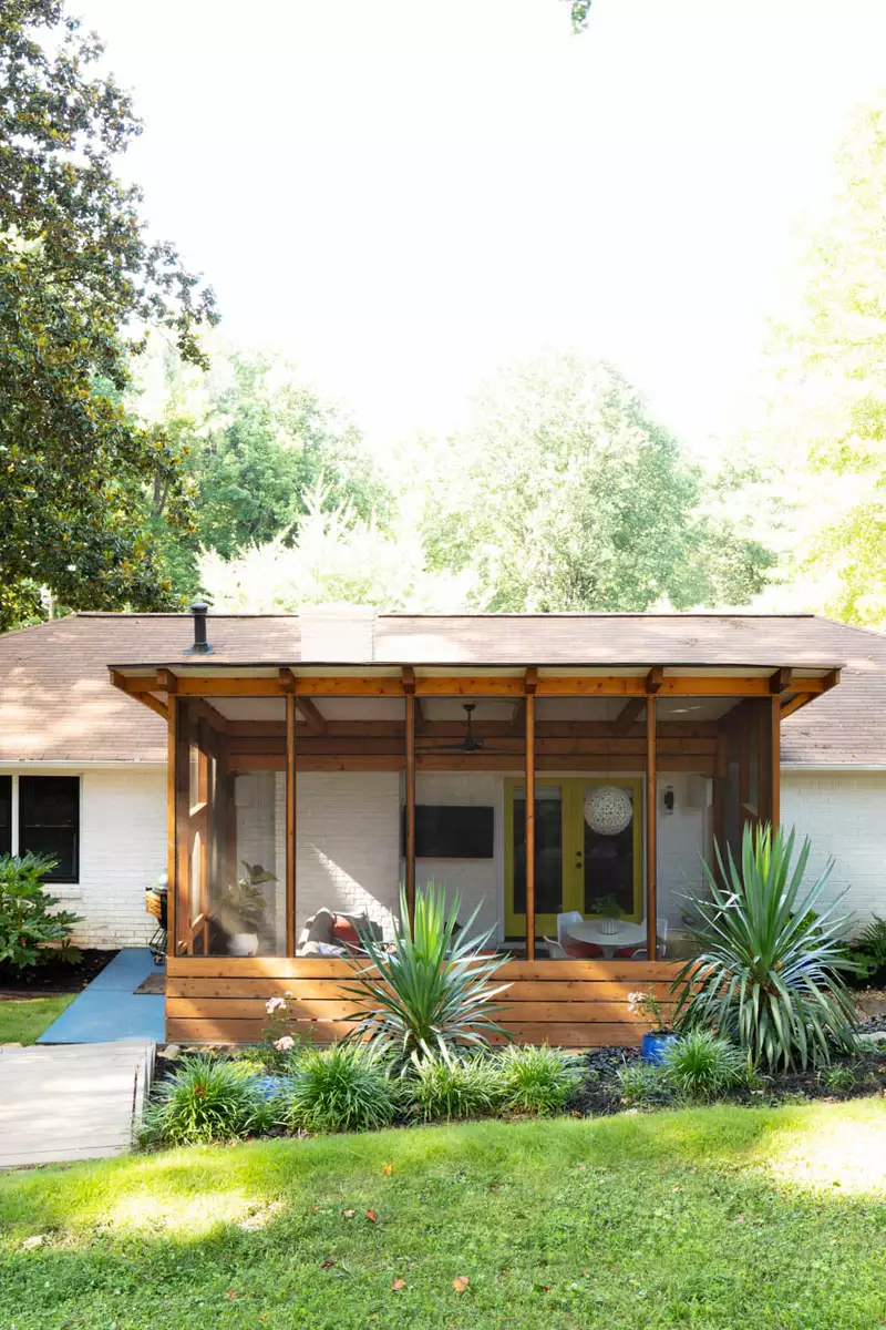 Creative Ways to Design a Screened-In Back Porch