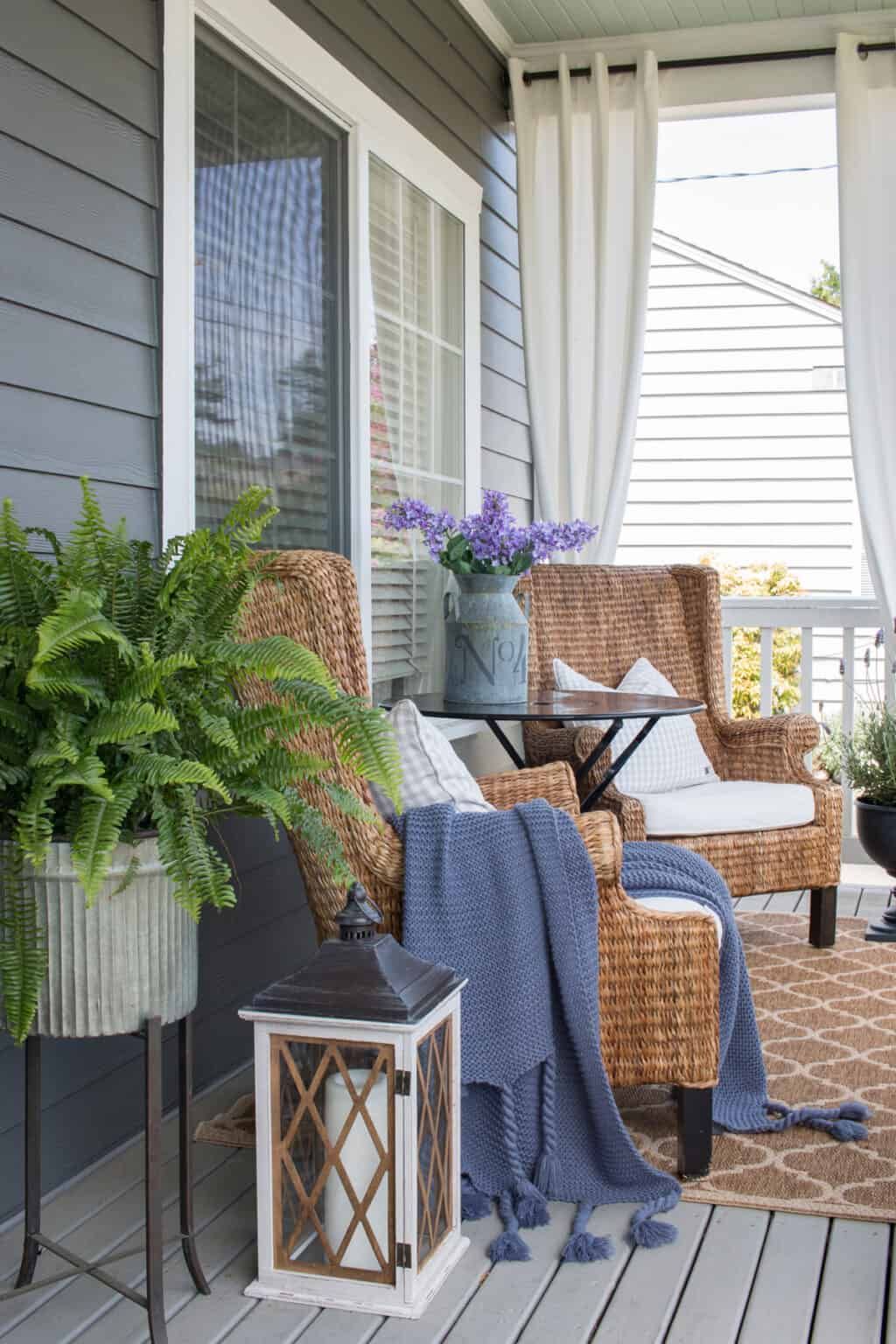 Creative and Cozy Back Porch Design Inspiration