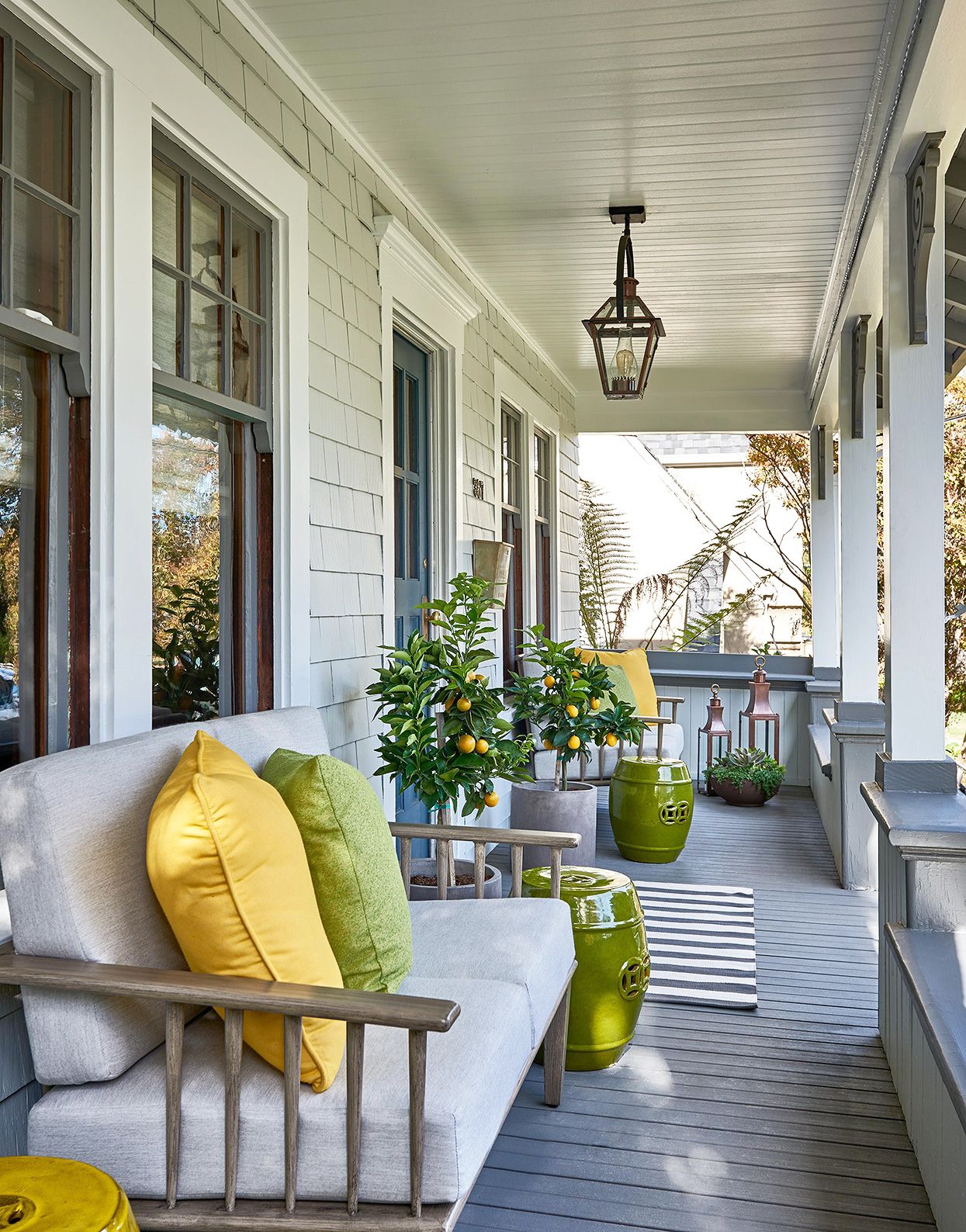 Creative and Cozy Outdoor Front Porch Designs