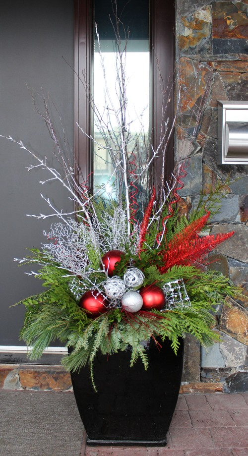 Decorating Your Porch for the Holiday Season: Festive Christmas Ideas