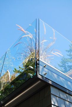 Elegant Glass Deck Railing: A Stylish Upgrade for Your Outdoor Space