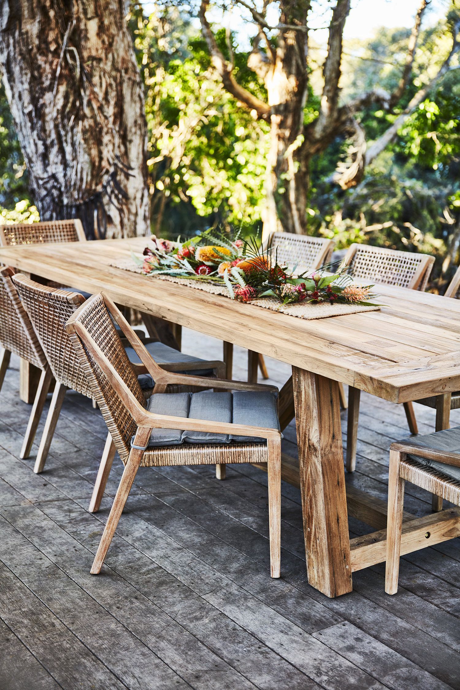 Enhance Your Outdoor Experience with Stylish Dining Furniture