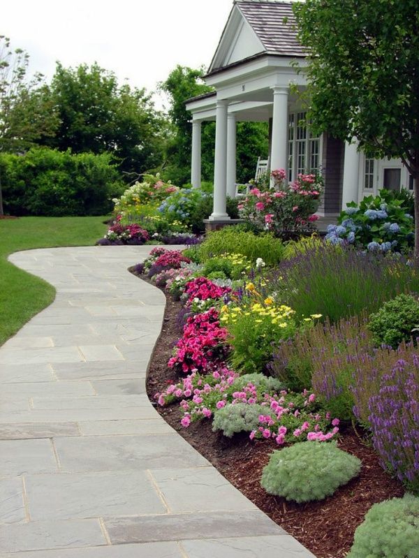 Enhancing Your Home’s Curb Appeal with a Beautiful Front Yard Walkway