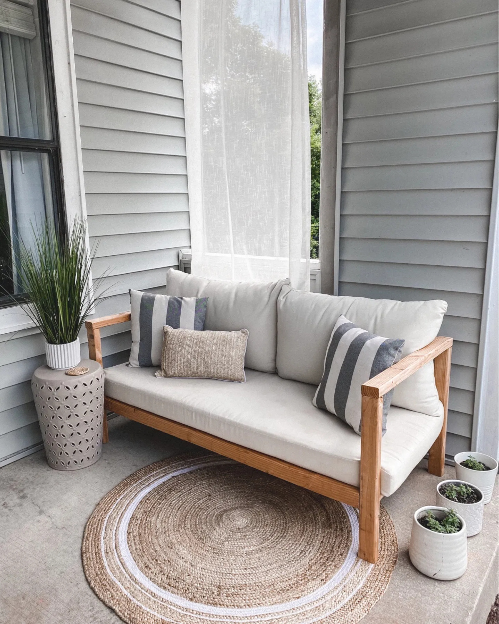Enhancing Your Outdoor Space: The Perfect Porch Furniture Pieces for Relaxing in Style