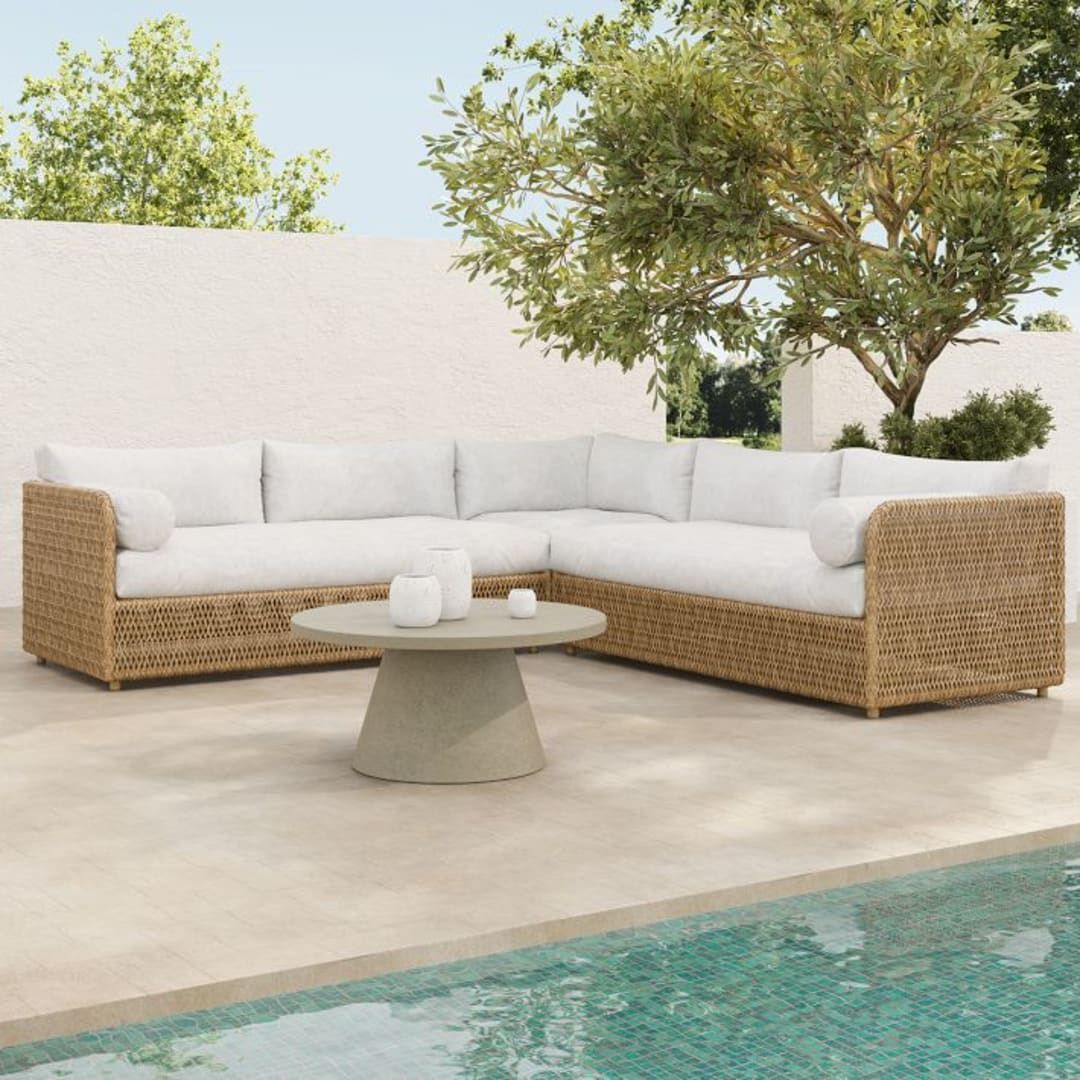 Exploring the world of outdoor sectional sofas