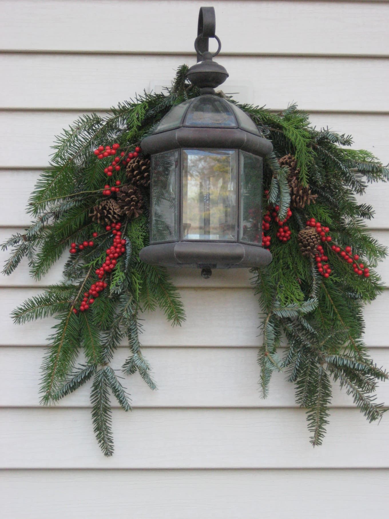 Festive Holiday Porch Decorations for a Merry Christmas