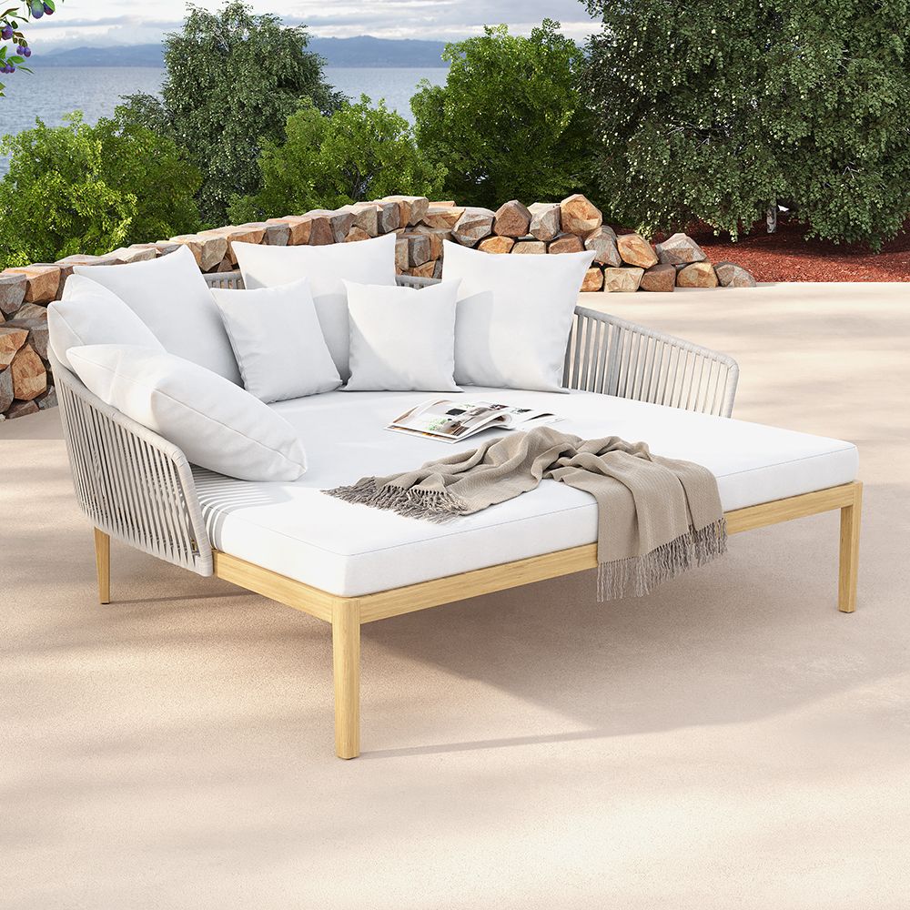 Gorgeous Outdoor Daybeds: The Ultimate Relaxation Spot for Your Patio