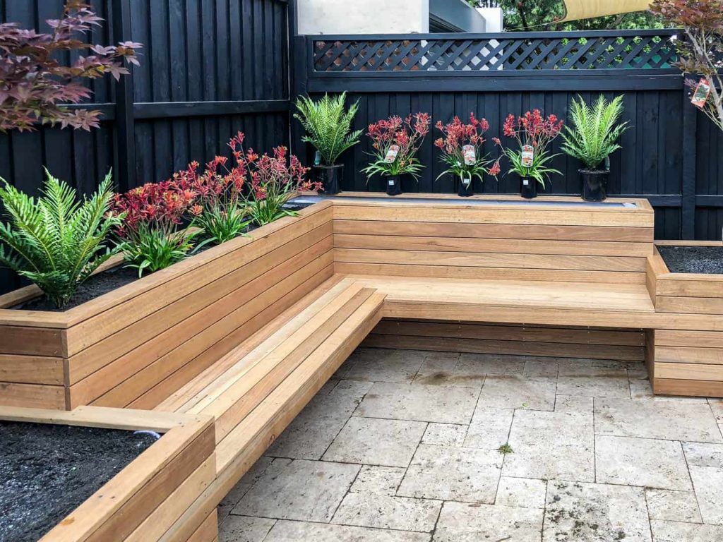 Innovative Garden Planter Seat: The Perfect Combination of Beauty and Function