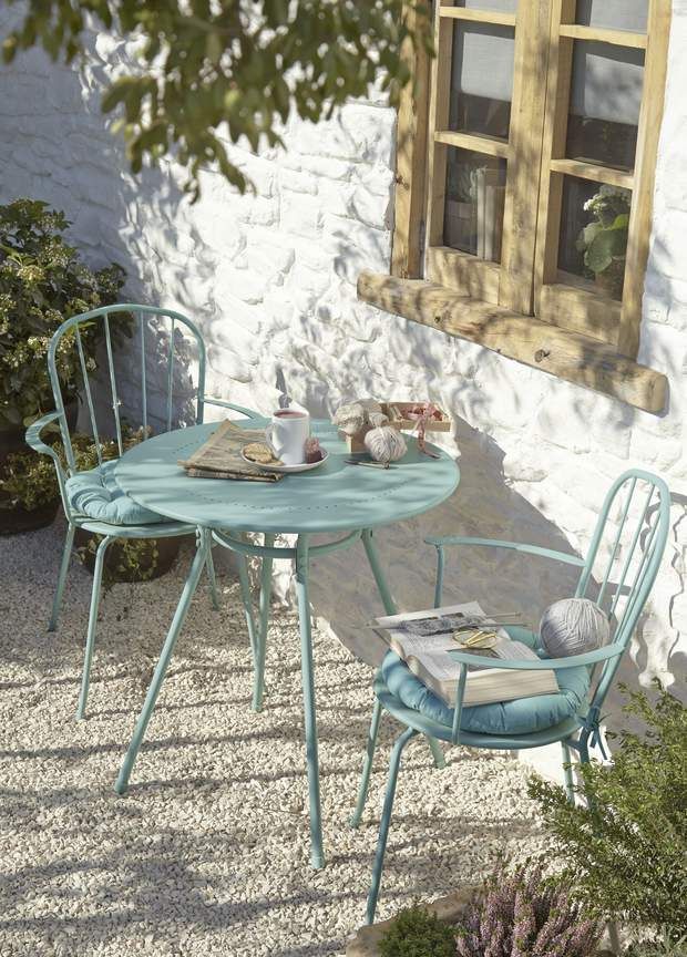 Perfect Pieces: Discovering the Beauty of Garden Furniture