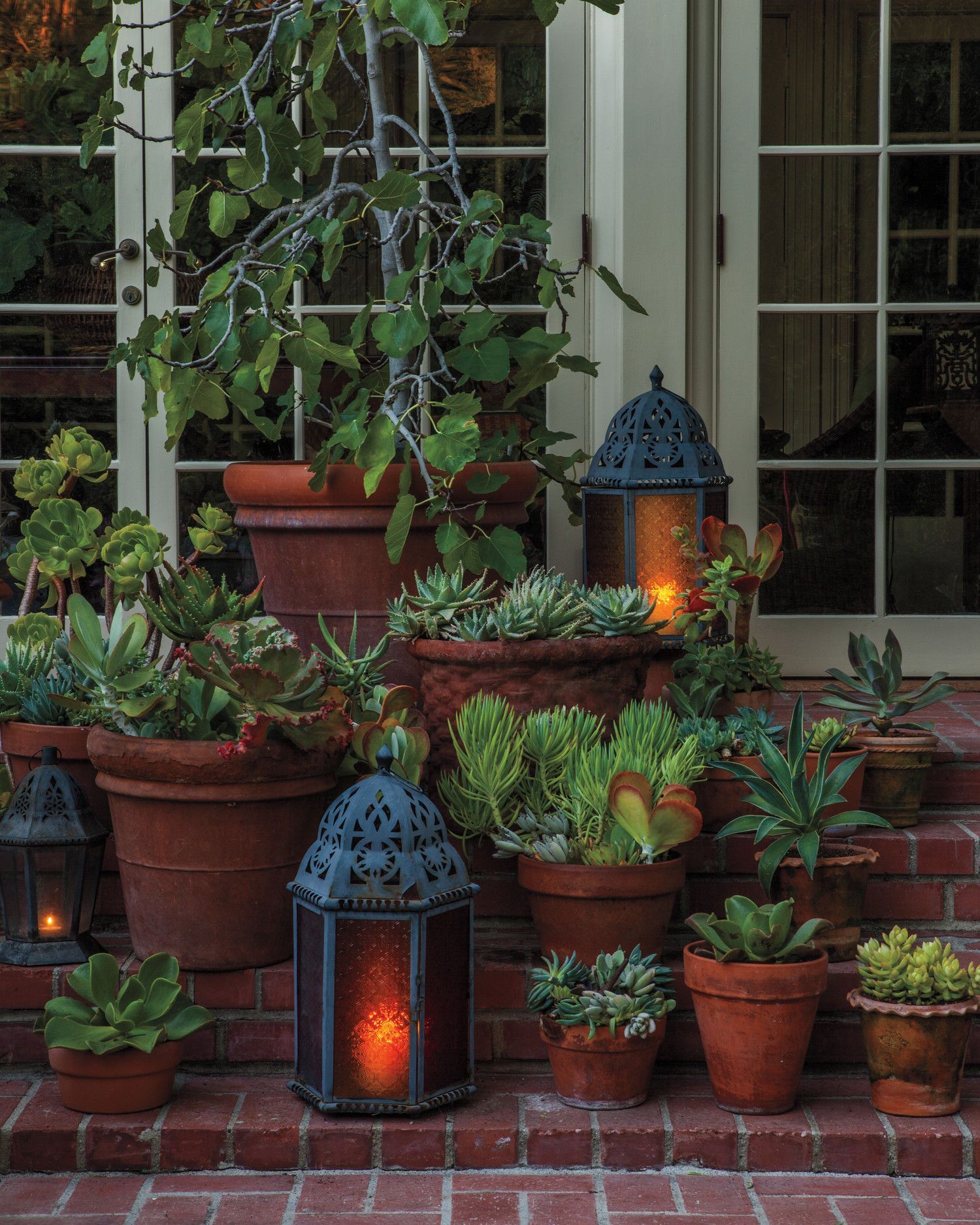 The Beauty and Elegance of Garden Lanterns