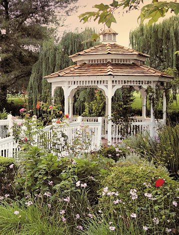 The Beauty and Functionality of Garden Gazebos